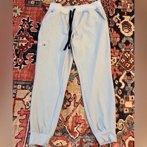 FIGS Zamora Jogger scrub pants. Medium petite